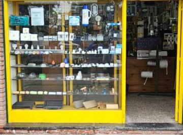 Fondo de comercio de 1 ambiente, Tigre · Ferreteria - Fondo de Comercio con 64 m² en Venta en Troncos del Talar