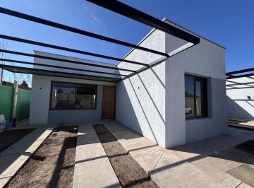 Casa · 76m² · 3 Ambientes · 1 Cochera · Casa en Maipu