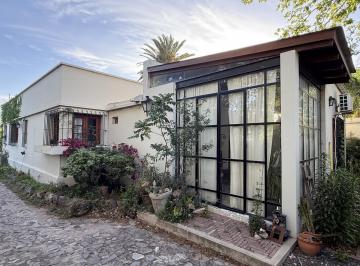 Casa · 1250m² · 3 Ambientes · 2 Cocheras · ¡Venta! Casa en Villa Belgrano ¡Toda en Una Planta! ¡Con Escritura!