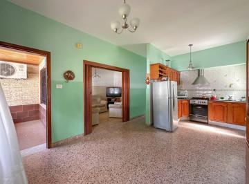 Casa · 90m² · 3 Ambientes · Casa en Venta en Lanús Este 3 Ambientes con Patio