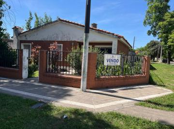 Casa · 90m² · 5 Ambientes · 2 Cocheras · Casa en San Miguel de Tucumán