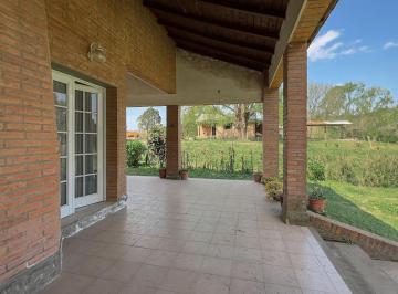 Casa · 840m² · 5 Ambientes · 2 Cocheras · Casa en Raco, Loteo Valle Hermoso, Tucuman