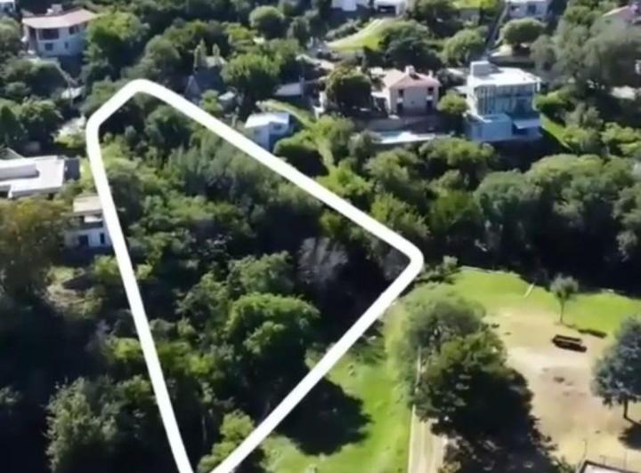 Terreno · 1420m²
