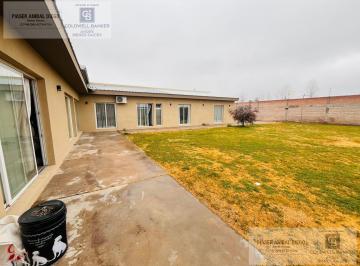 Casa · 275m² · 3 Dormitorios · 2 Cocheras · Casa en Calle Ortubia