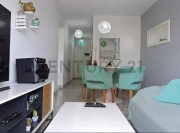 Departamento · 49m² · 3 Ambientes · Venta Departamento 3 Ambientes con Balcon - Caseros