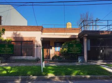 Casa · 67m² · 3 Ambientes · 1 Cochera · Casa Tipo PH con Patio, Terraza y Cochera - Sin Expensas