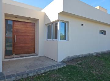 Foto · Fincas 2 Excelente Casa Esquina. U$s460.000. - Se Recibe Propiedad en Parte de Pago
