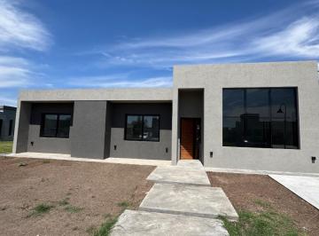 Casa · 238m² · 5 Ambientes · 3 Cocheras · Casa a Estrenar en Venta
