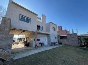 Casa · 140m² · 4 Ambientes · 1 Cochera · Espectacular Casa a Terminar en Roldán, 174 m² Construidos. Acepta Permuta
