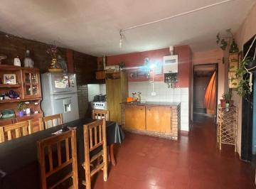 Casa · 218m² · 5 Ambientes · Casa en Venta Barrio Patricios Norte