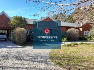 Casa · 253m² · 3 Dormitorios · 2 Cocheras · Chacras de Open Door Casa en Venta Lote 4000