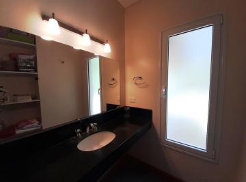 Casa · 260m² · 3 Dormitorios · 2 Cocheras · Chacras de Open Door Casa en Venta Lote 3000 m²
