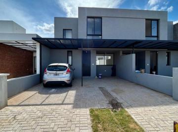 En esta oportunidad se ofrece en alquiler Duplex de primera categoria construido · Alquiler - Duplex - 3 Dorm. 3 Baños - Colinas de Manantiales