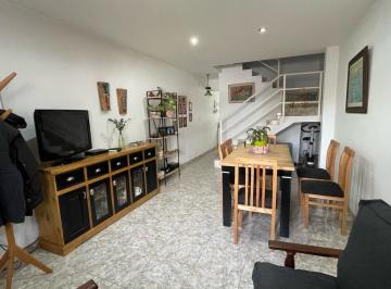 PH · 80m² · 3 Ambientes · 1 Cochera · Duplex 3 Ambientes, Cochera Descubierta, Patio en Castelar Apto Credito, Toma Prop Menor Valor