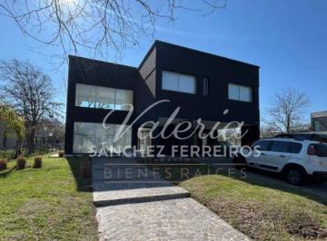 Casa · 262m² · 5 Ambientes · 2 Cocheras · Casa en Venta Fincas de Hudson