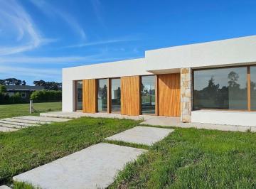 Casa · 182m² · 4 Ambientes · 2 Cocheras · Venta | Casa a Estrenar | Arenas Chico