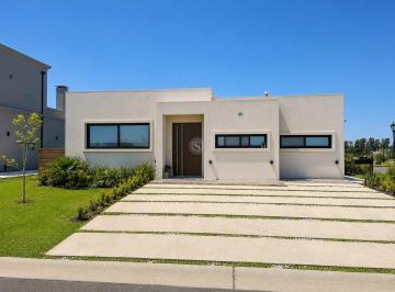Casa · 189m² · 4 Ambientes · 3 Cocheras · Casa en Venta en Barrio Santa Elisa, Pilar del Este, Pilar