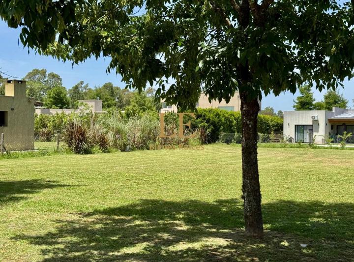 Terreno · 700m²