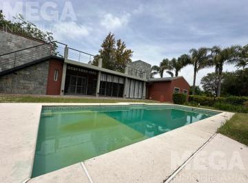 Quinta vacacional · 260m² · 8 Ambientes · 4 Cocheras · Increible Casa Quinta