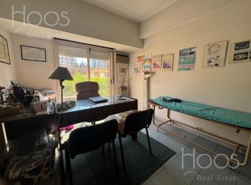 Departamento · 141m² · 6 Ambientes · Departamento Apto Profesional en Moron Sur - Av Rivadavia 18000