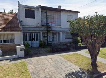 Casa · 200m² · 5 Ambientes · Casa en San Cayetano