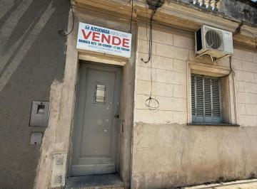 Casa · 81m² · 3 Ambientes · Casa en Echesortu en Venta a Reformar