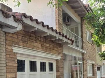Casa · 200m² · 4 Dormitorios · 1 Cochera · Casa en Venta en Ciudad Barrio Cívico