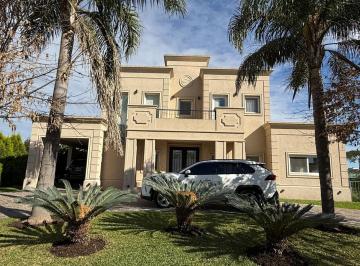Casa · 120m² · 4 Ambientes · 1 Cochera · Casas Venta con Financiación Hasta 12 Años de Plazo Pilar Escobar