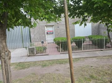 Casa · 450m² · 2 Dormitorios · 2 Cocheras · Oportunidad Casa Céntrica San Rafael