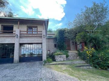 Casa de 2 ambientes, Unquillo · Excelente Propiedad Sobre Calle General Belgrano, en Housing Privado, Amplio Terreno Parquizado