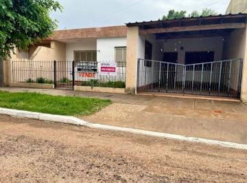 Casa · 300m² · 1 Cochera · Casa en Venta en Zavalía