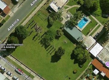 Terreno · 700m² · Venta de Terreno de 20x35 m² en Villa Luzuriaga 700 m² Ideal Constructores