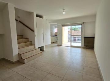 PH · 75m² · 3 Ambientes · PH en San Carlos