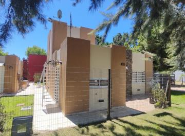 Casa · 173m² · 3 Ambientes · 1 Cochera · Lote con 2 Chalets + Departamento – Venta en Block