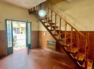 Ingreso con escalera acceso a Dormitorio 3. · Casa Al Frente, 3 Dorm y Cochera Doble | Zona Sur Juan Canals Al 1100 (Acepta