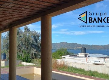 Casa · 233m² · 4 Ambientes · 2 Cocheras · Casa en Villa del Lago
