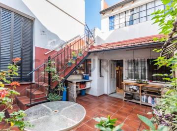 Casa · 200m² · 6 Ambientes · 1 Cochera · ¡Venta Casa Lote Propio - Oportunidad Única! Acepta Permuta