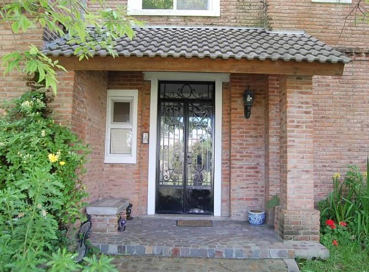 Casa · 280m² · 4 Dormitorios · 1 Cochera