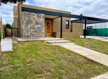 Casa · 155m² · 5 Ambientes · 2 Cocheras · Casa 3dorm.3 Baños B°lar de Vieytes 3 Apto Crédito