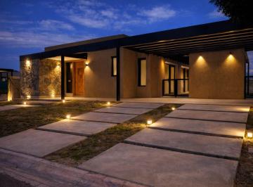 Casa · 155m² · 5 Ambientes · 2 Cocheras · Casa 3dorm.3 Baños B°lar de Vieytes 3 Apto Crédito