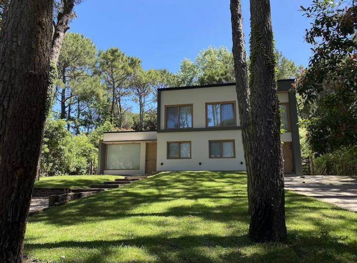 Casa · 236m² · 7 Ambientes