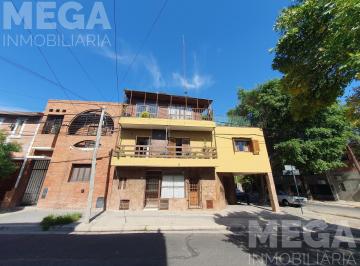 Casa · 116m² · 10 Ambientes · 2 Cocheras · Triplez Centrico con Cochera. Apto Credito