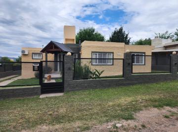 Foto · Casa a La Venta en Villa Parque Siquiman. (C429)
