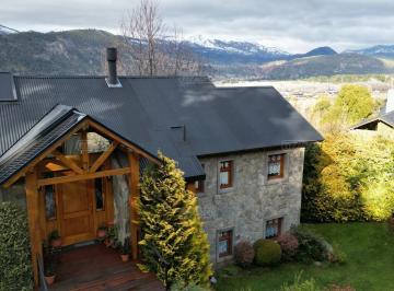Casa · 178m² · 4 Ambientes · 2 Cocheras · Casa Chalet en Venta en Raitrai, San Martin de Los Andes, Patagonia