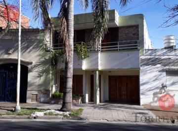 Casa · 222m² · 7 Ambientes · 1 Cochera · Casa - Parana