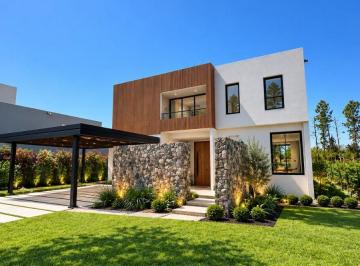 Casa de 5 ambientes, Villa Allende · Casa a Estrenar en El Barrio Chacras de La Villa de 3 Dorm.