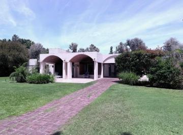 Casa · 250m² · 6 Ambientes · Casa en Venta en Highland Park Cc, Pilar, G. B. a. Zona Norte