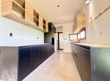 Casa de 5 ambientes, Luján de Cuyo · Vendo Casa en Lar de Terrada