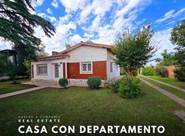 Casa · 175m² · 7 Ambientes · 1 Cochera · Venta Casa con Departamento en 1.080 m² de Terreno en Miguel Muñoz, Villa Carlos Paz