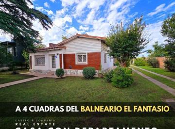 Casa · 175m² · 7 Ambientes · 1 Cochera · Venta Casa con Departamento en 1.080 m² de Terreno en Miguel Muñoz, Villa Carlos Paz